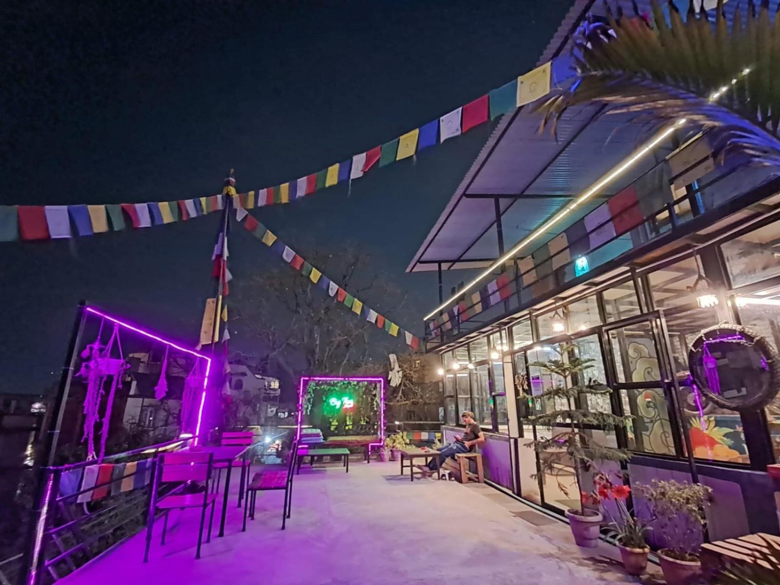 Big Tree Hostel Kathmandu Bagian luar foto