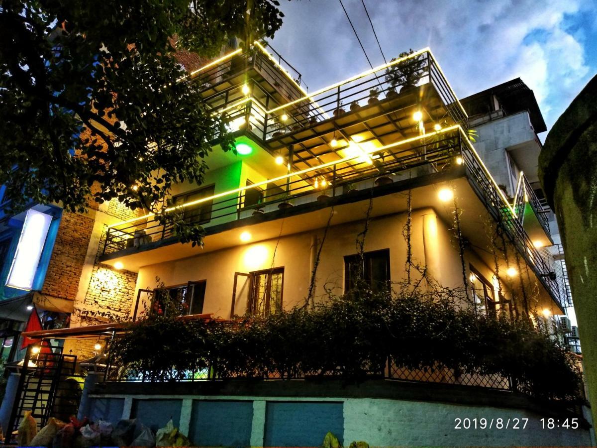 Big Tree Hostel Kathmandu Bagian luar foto
