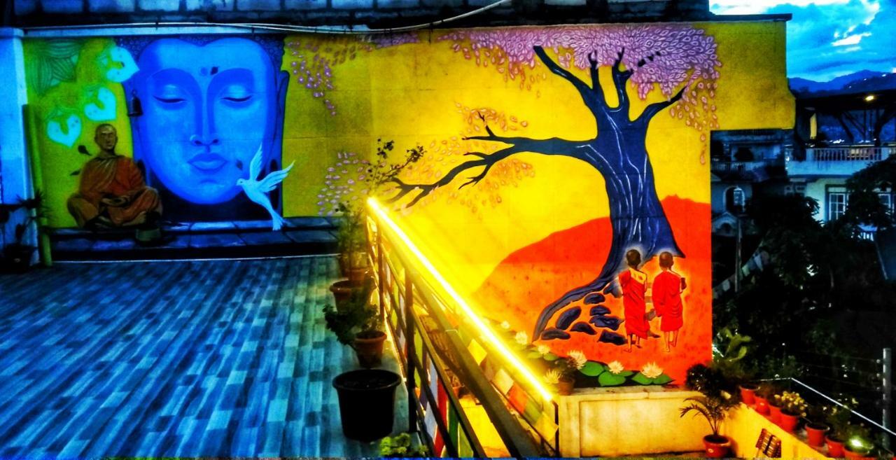 Big Tree Hostel Kathmandu Bagian luar foto